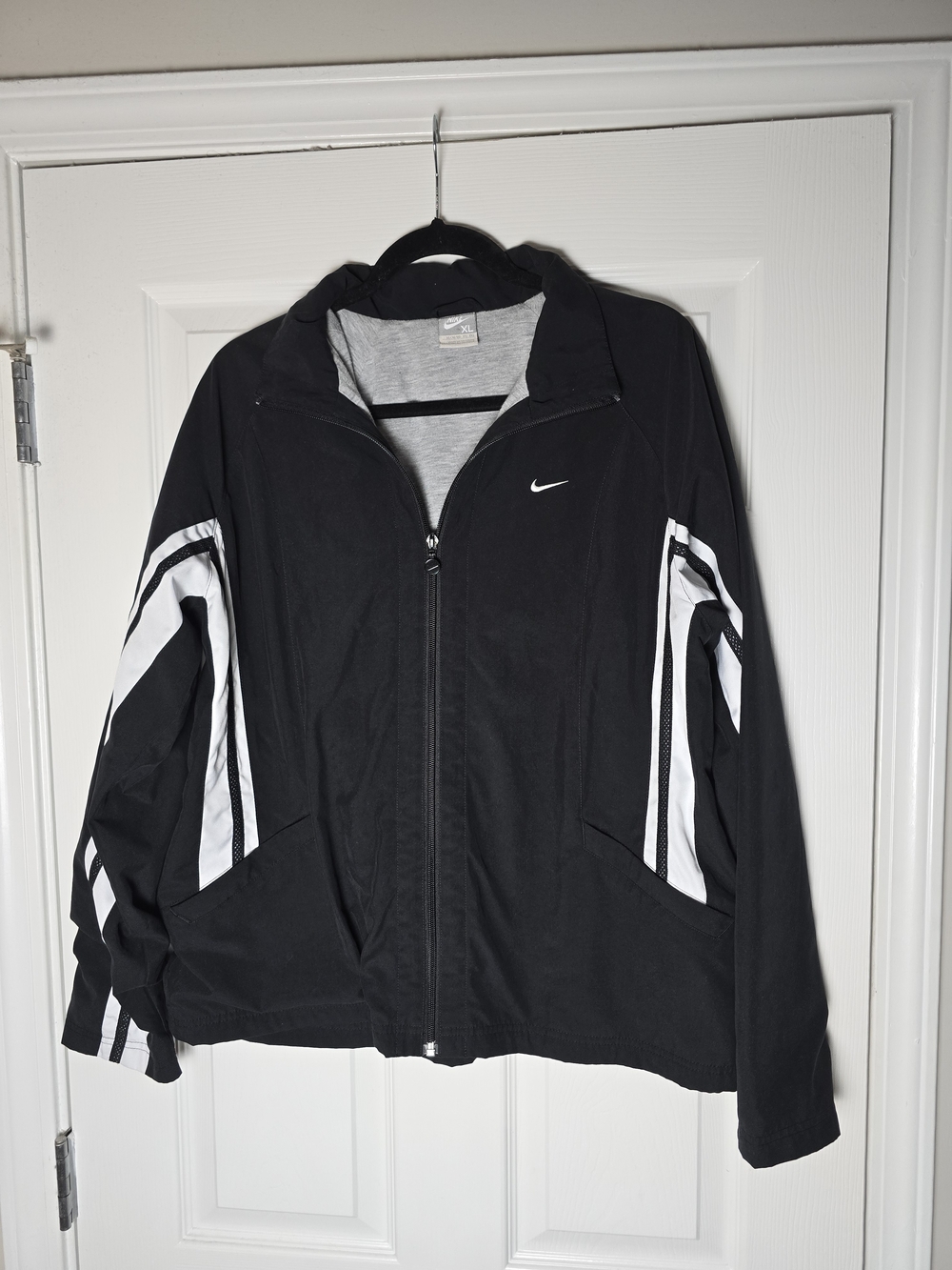 Nike Women's Black and White Athletic Track Jacket Size Xl